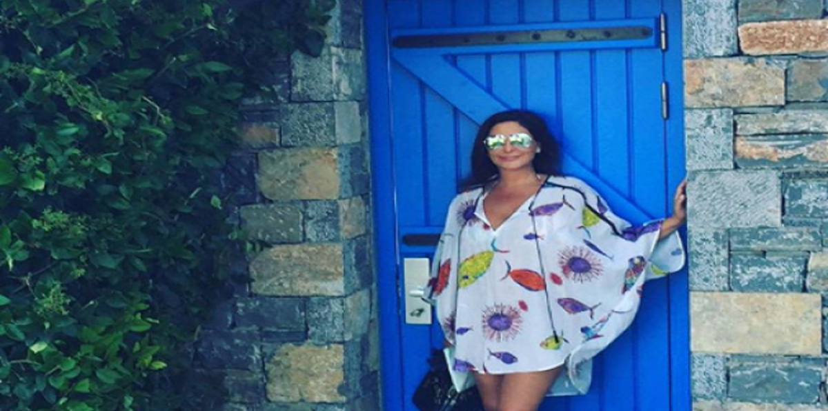 إليسا بأجمل إطلالاتها البحرية في أثينا