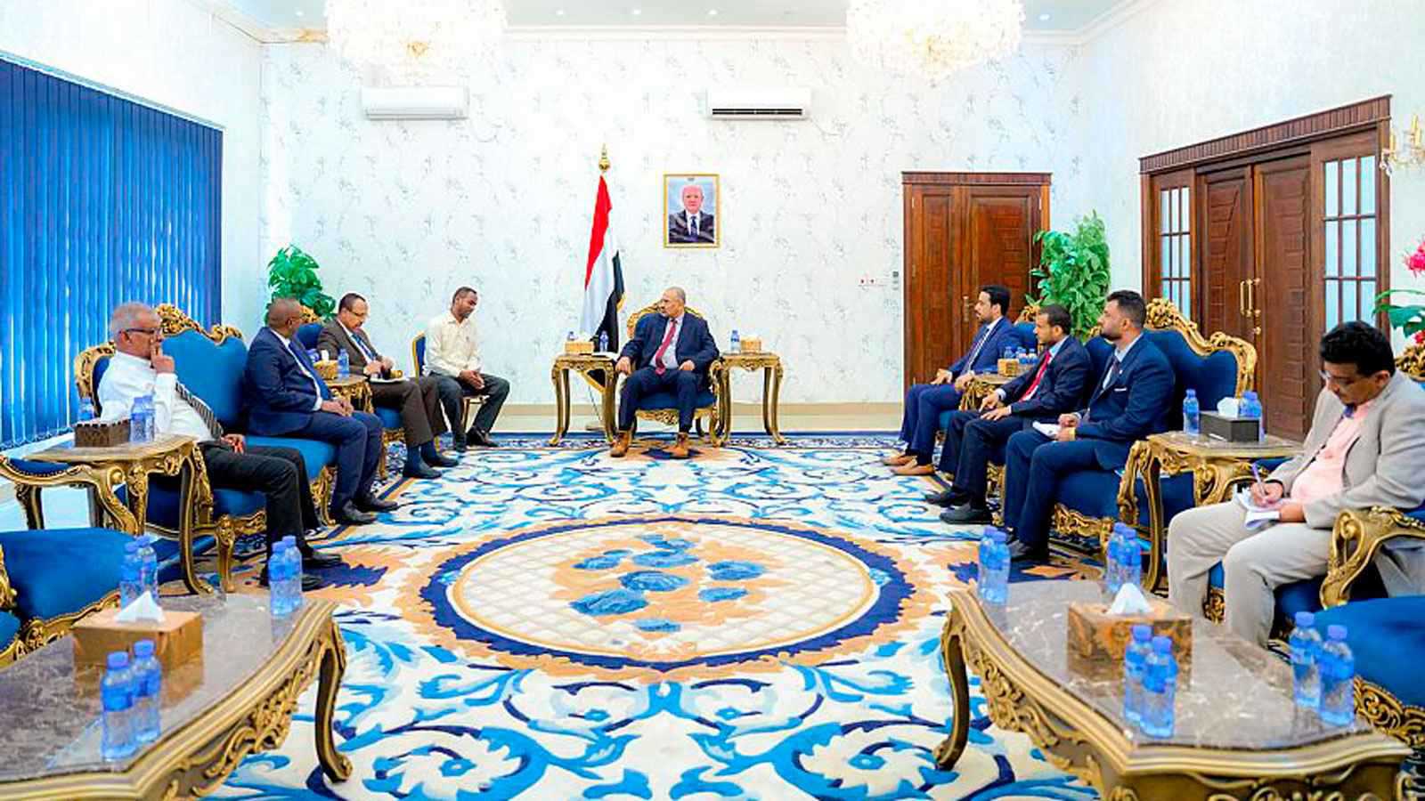 الزبيدي يحذر من "التخادم المتنامي" بين الحوثي و"حركة الشباب" الصومالية