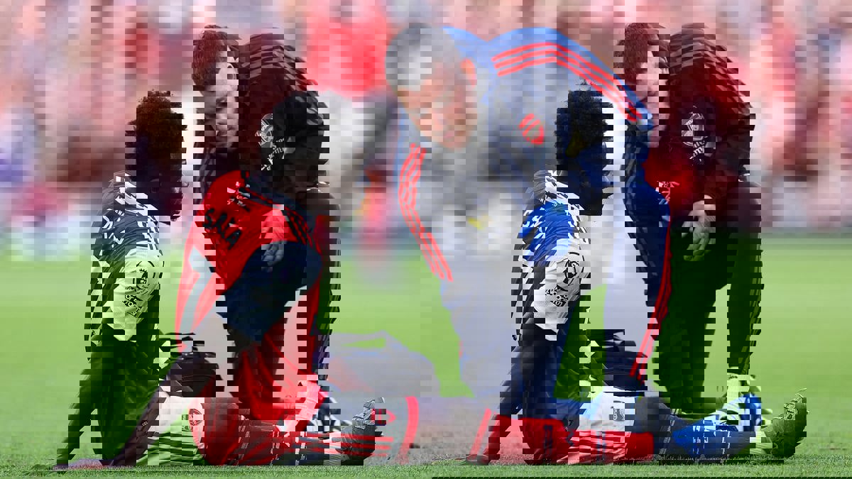 مخاوف من غياب بوكايو ساكا عن إنجلترا في كأس العالم بسبب الإصابة