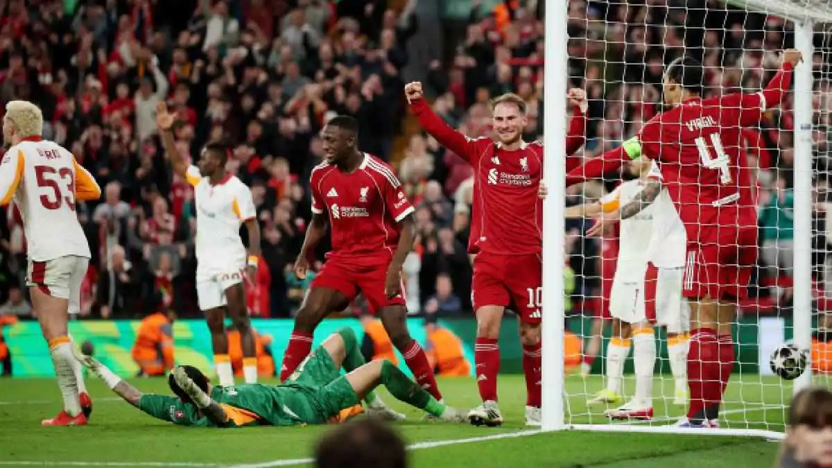 رغم اكتساح غلطة سراي.. 4 أشياء تهدد موسم ليفربول