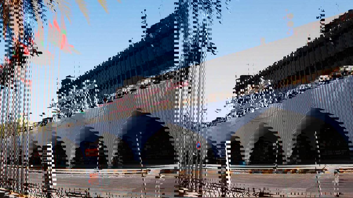 ليبيا.. جرحى في سقوط قذيفة على مطار طرابلس