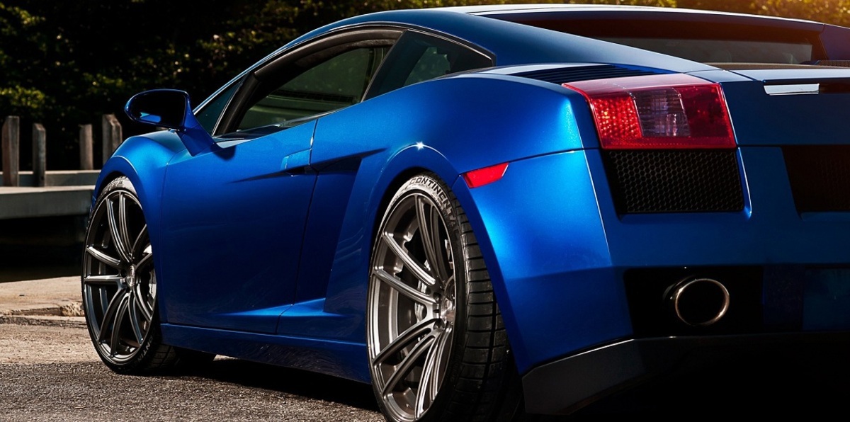 دبي.. أهدى شقيقته سيارة بقيمة 1.8 مليون درهم ثم فاجأها بحقيقة صادمة (فيديو)