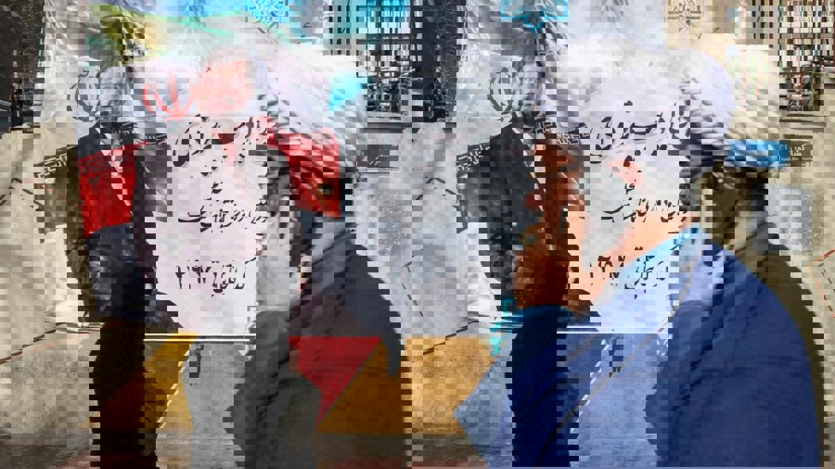 سياسي إصلاحي يهاجم زعيمه ويحمله مسؤولية خسارة الانتخابات في إيران