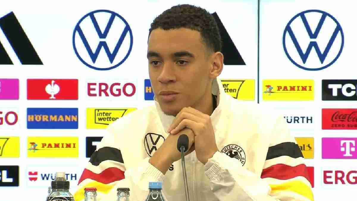 "موسيالا" يرد على أنباء تجديد عقده مع بايرن ميونخ