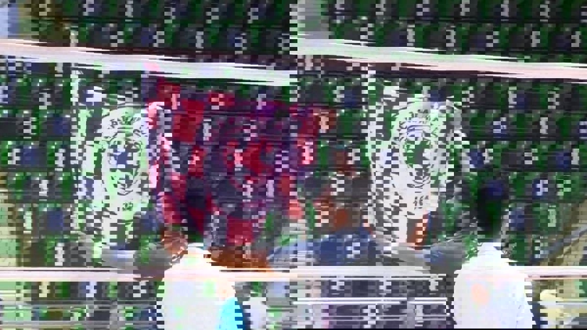 توابع "أحداث غرز علم الفيصلي".. إيقاف أسامة الزهراني لاعب الهلال ولا عقوبات على فارس العتيبي