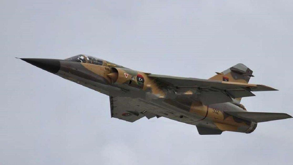 الجيش الليبي يعلن قصف حافلة تقل ضباطا أتراكا شرق مصراتة