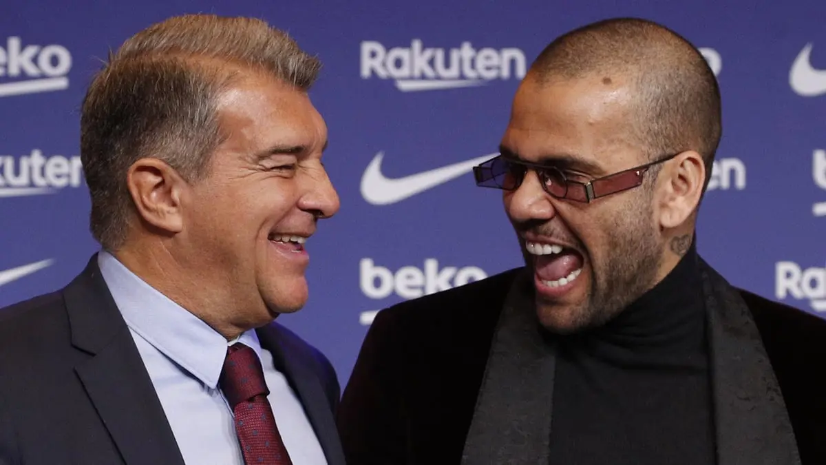 هل يعود ميسي وإنييستا إلى نادي برشلونة على طريقة ألفيس؟