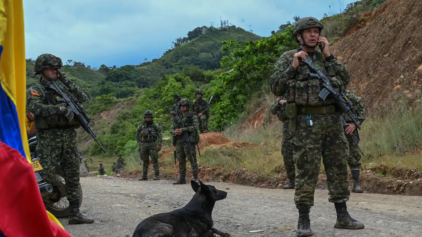 كولومبيا تعلن تحرير الجنود المحتجزين في منطقة تخضع لمسلحين