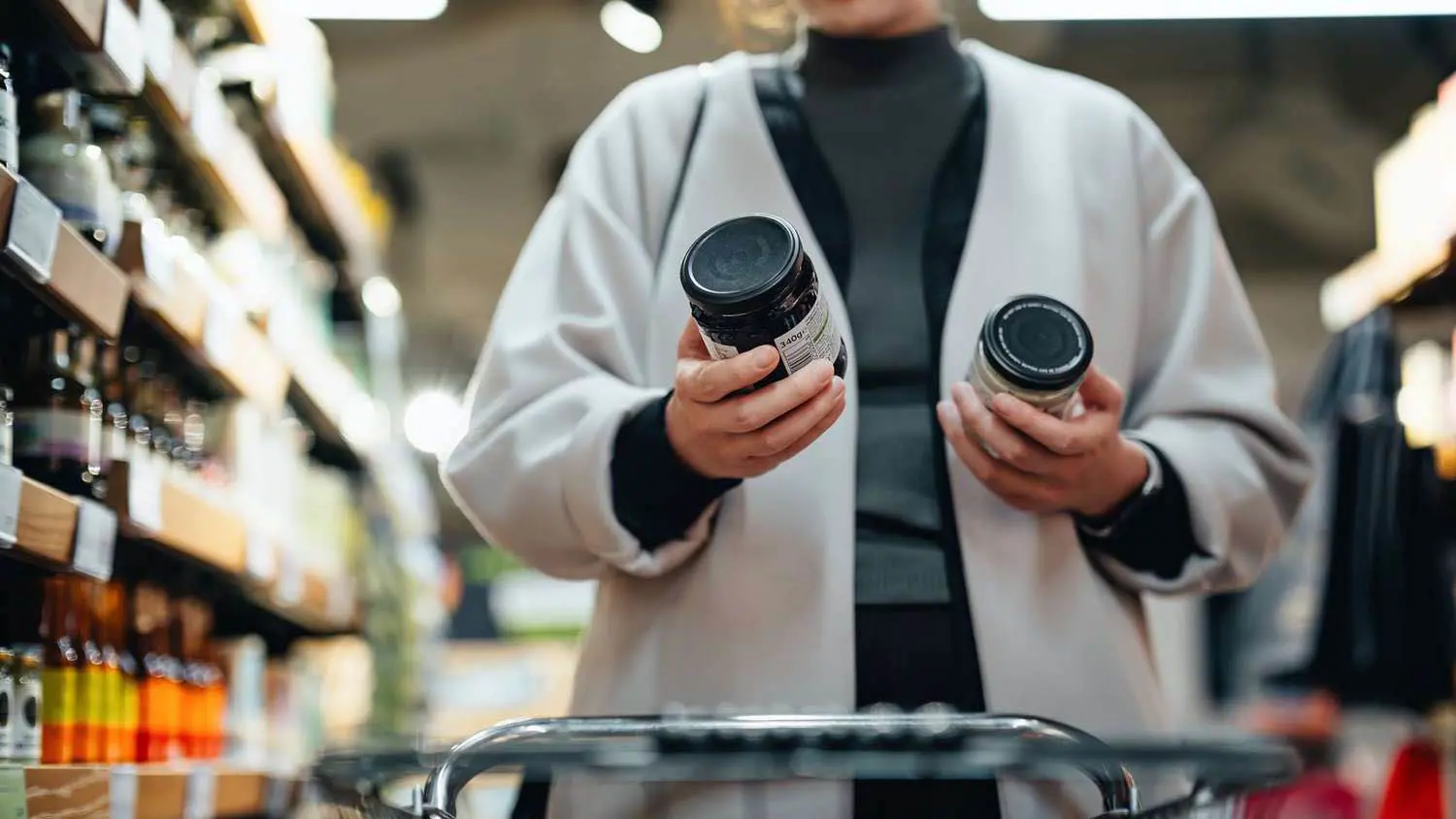 ما الفرق بين "خالٍ من السكر" و"بدون سكر مضاف"؟