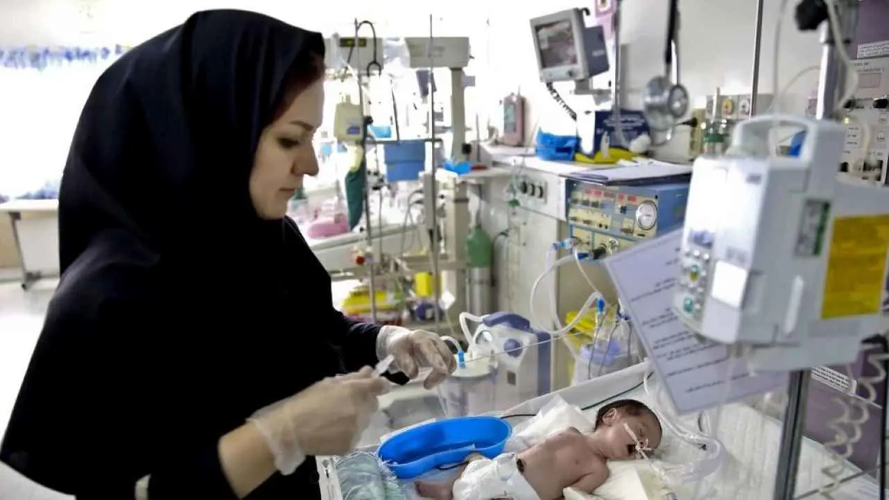 تحت خط المليون.. انخفاض غير مسبوق لعدد المواليد في إيران