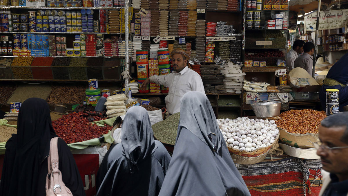 بزعم ارتفاع أسعار الحبوب.. الحوثيون يرفعون قيمة "زكاة الفطر" في مناطق سيطرتهم