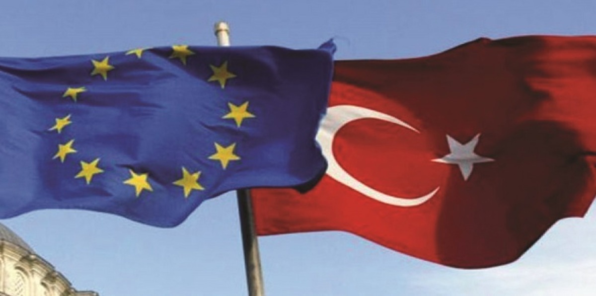 الاتحاد الأوروبي لن يخفف معايير إلغاء تأشيرات الدخول للأتراك