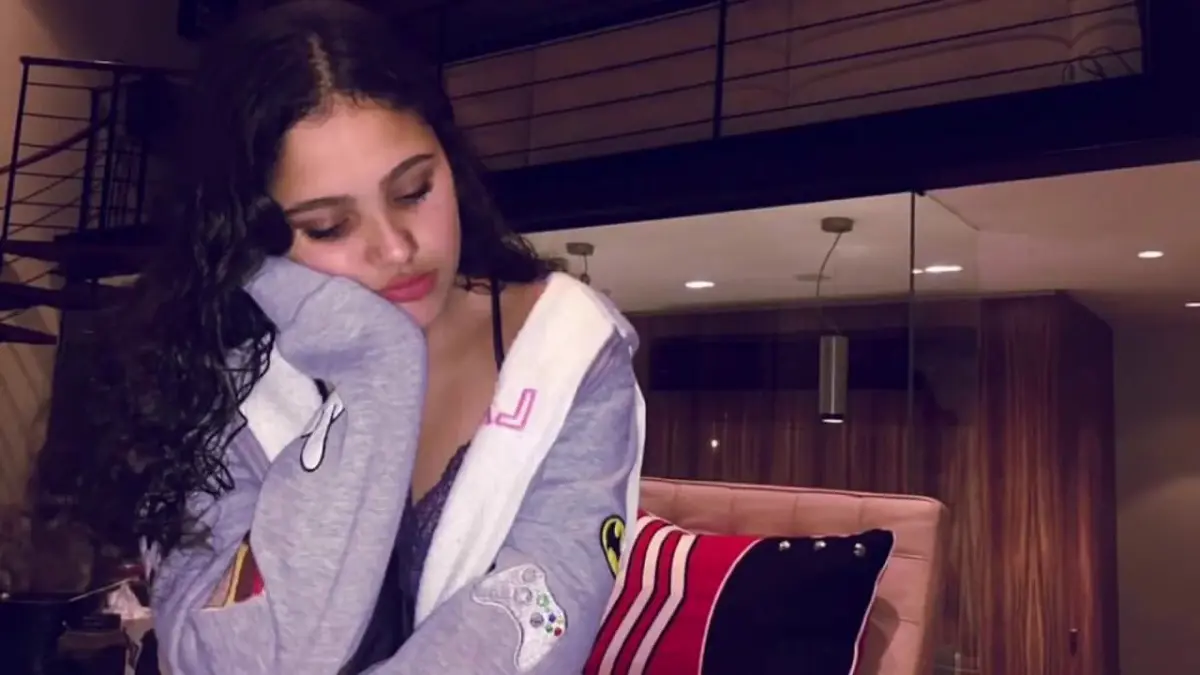 ابنة عمرو دياب تثير الجدل بظهورها مع شاب أجنبي وسط هجوم حاد على "الهضبة" ‎