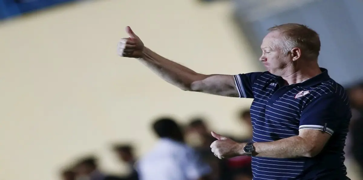 3 أسماء لخلافة ماكليش بقيادة الزمالك المصري