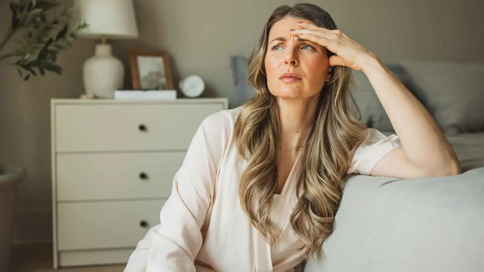 مرحلة ما قبل انقطاع الطمث.. تحول خفي يُعيد تعريف حياة المرأة