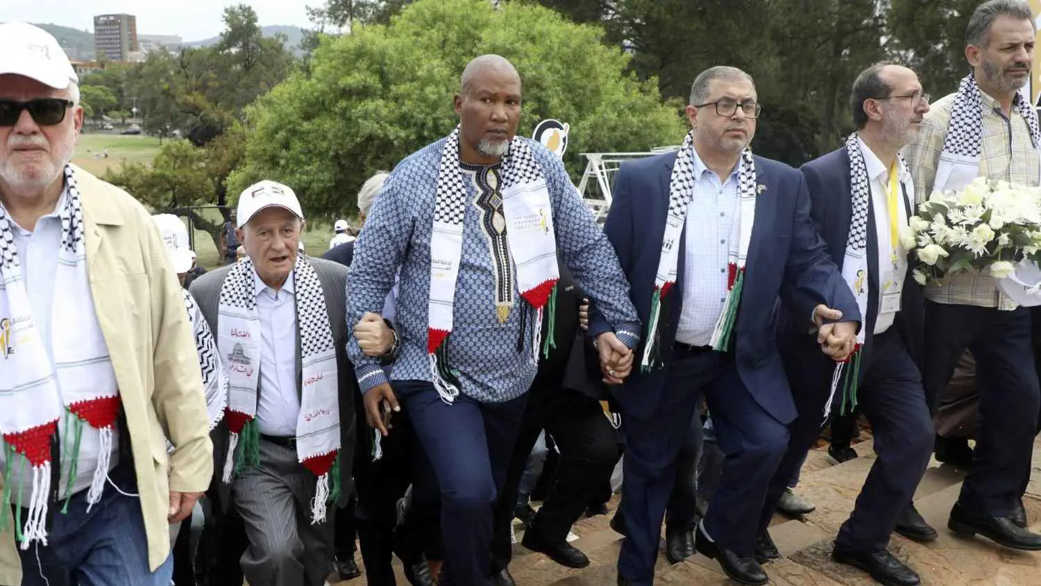 بسبب موقفه من "حماس".. بريطانيا ترفض منح تأشيرة لحفيد مانديلا