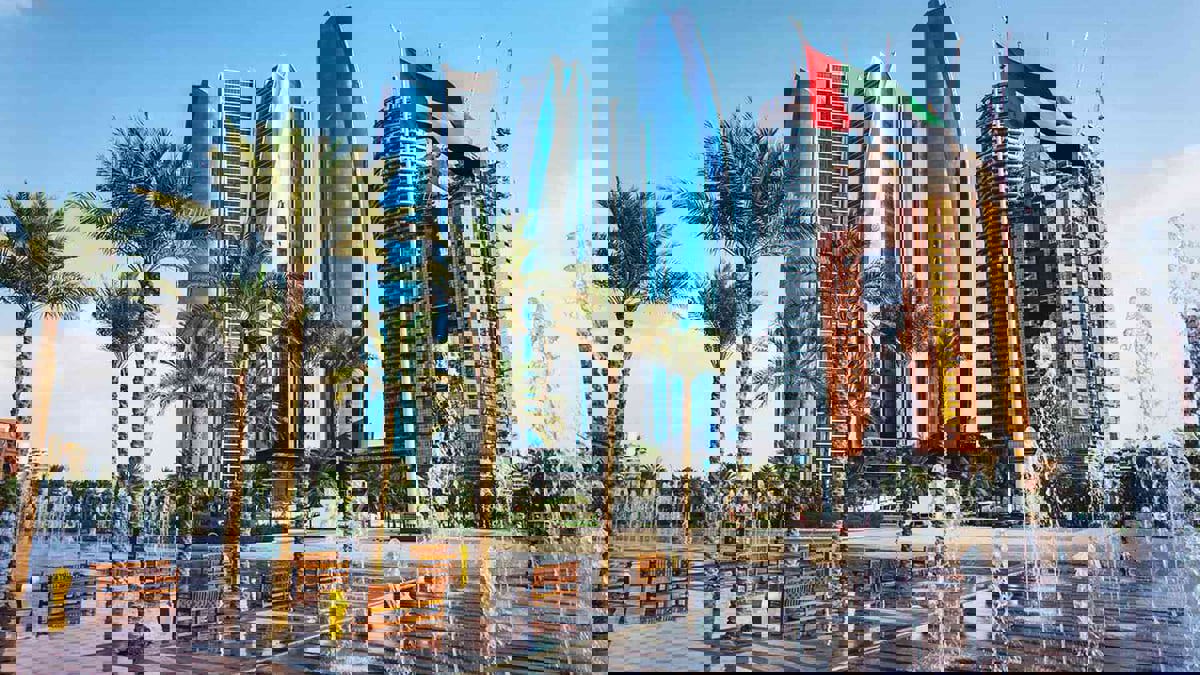 هل تنقل الإمارات العطلة الأسبوعية إلى الأحد بدل الجمعة؟