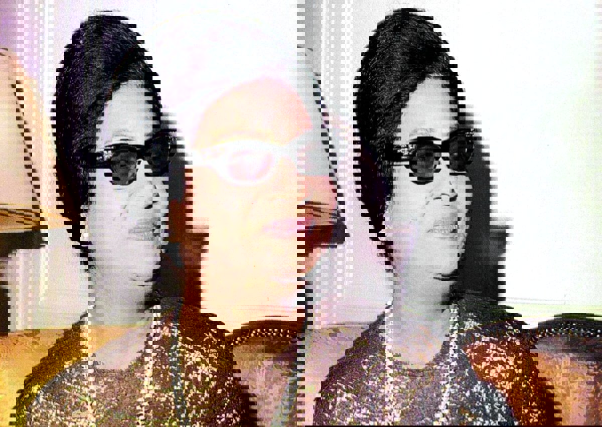 منديلها ونسمته