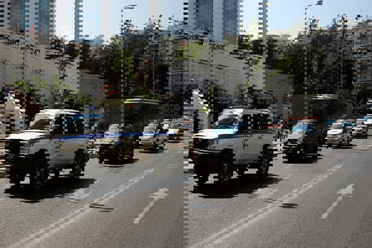 اليونان.. اعتقال ضابط شرطة لتهريبه الماريجوانا في سيارة الدورية