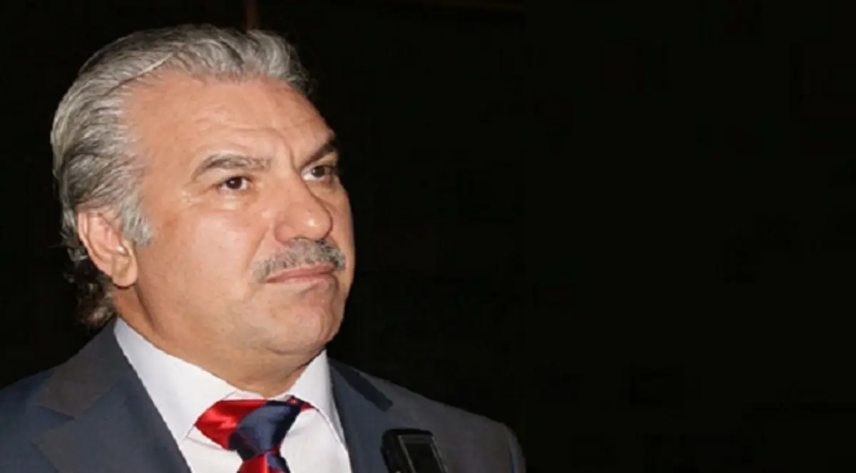 عبدالحكيم قطيفان يهاجم نقيب الفنانين السوريين