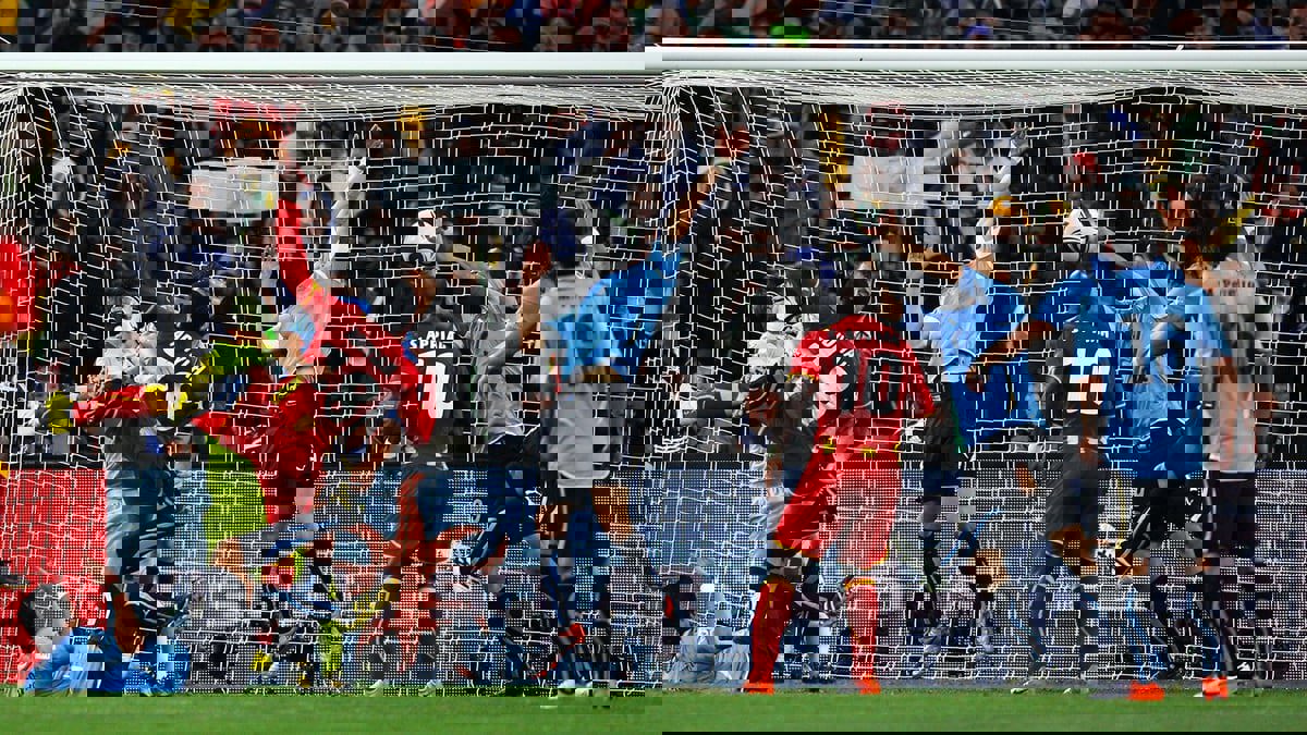 سواريز "الشيطان" يرفض الاعتذار لغانا بسبب "حركة اليد" في كأس العالم 2010