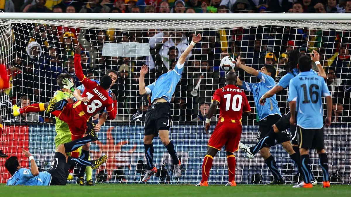 سواريز "الشيطان" يرفض الاعتذار لغانا بسبب "حركة اليد" في كأس العالم 2010