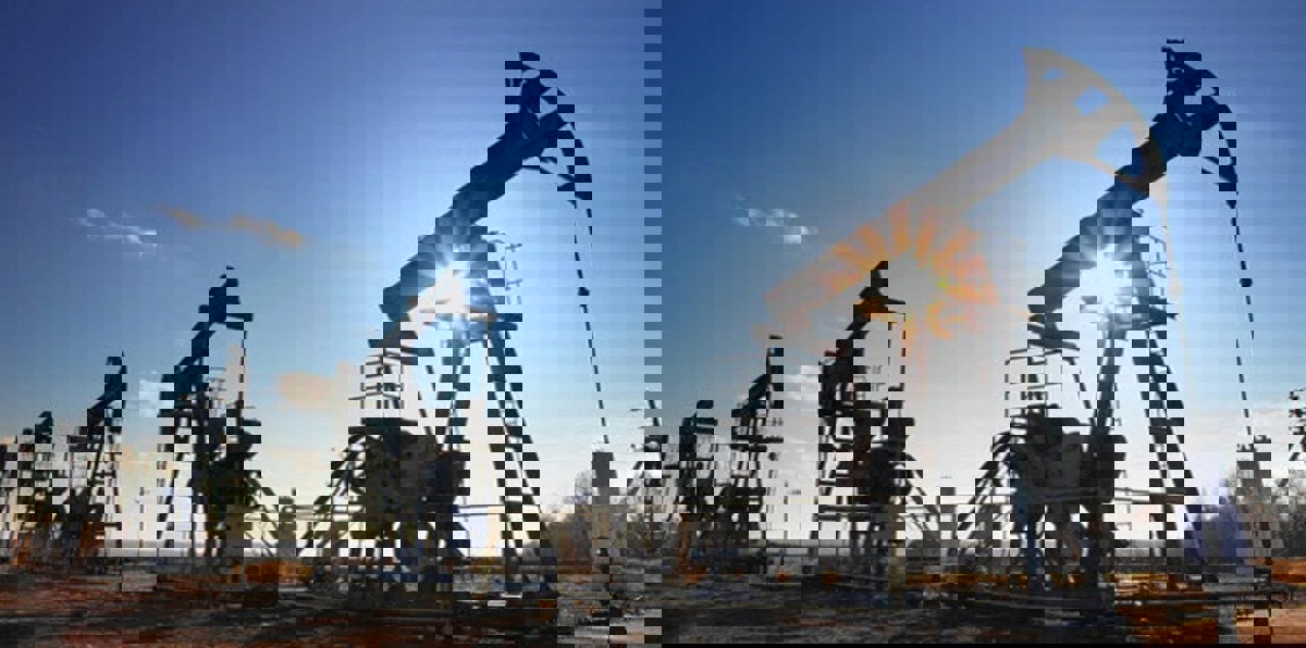 النفط يستقر بعد انخفاض يومين بسبب تباطؤ النمو العالمي