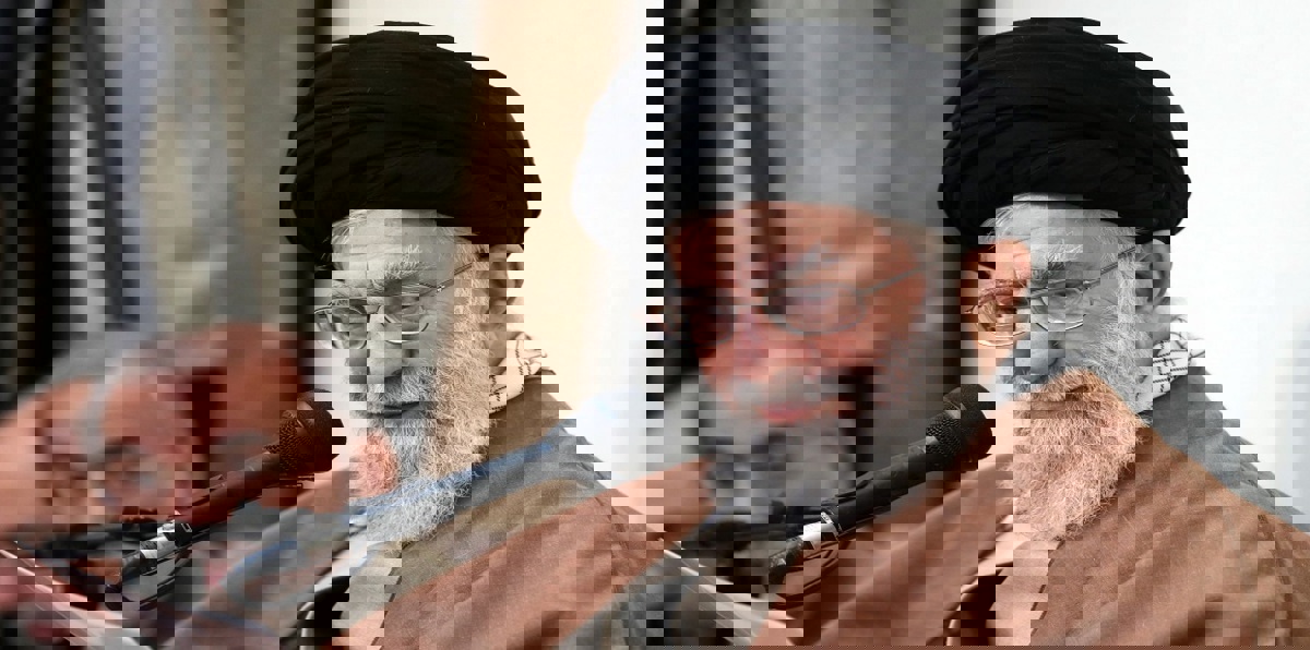 خامنئي وخاتمي... وانهيار إيران