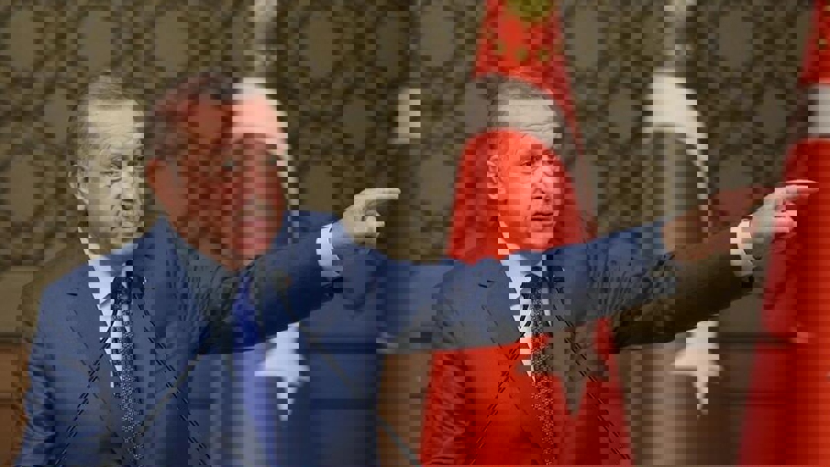 "بلومبيرغ": أردوغان يأمر بتغييرات "غير معلنة" في إدارات البنك المركزي التركي