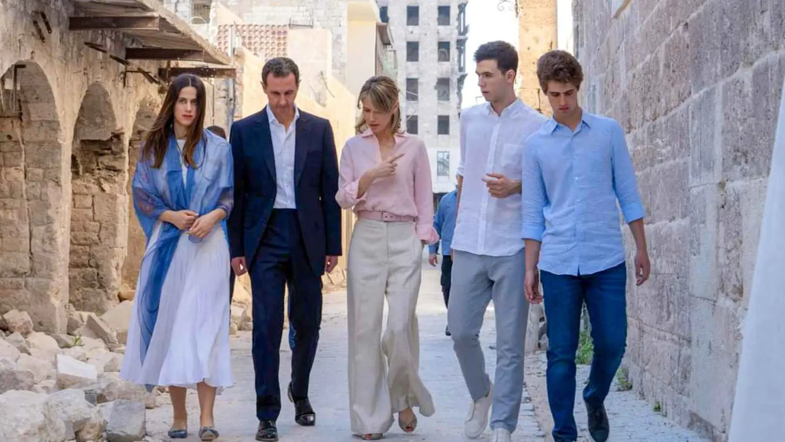 في رسالة جديدة.. حافظ بشار الأسد يتحدث عن "سجون والده"