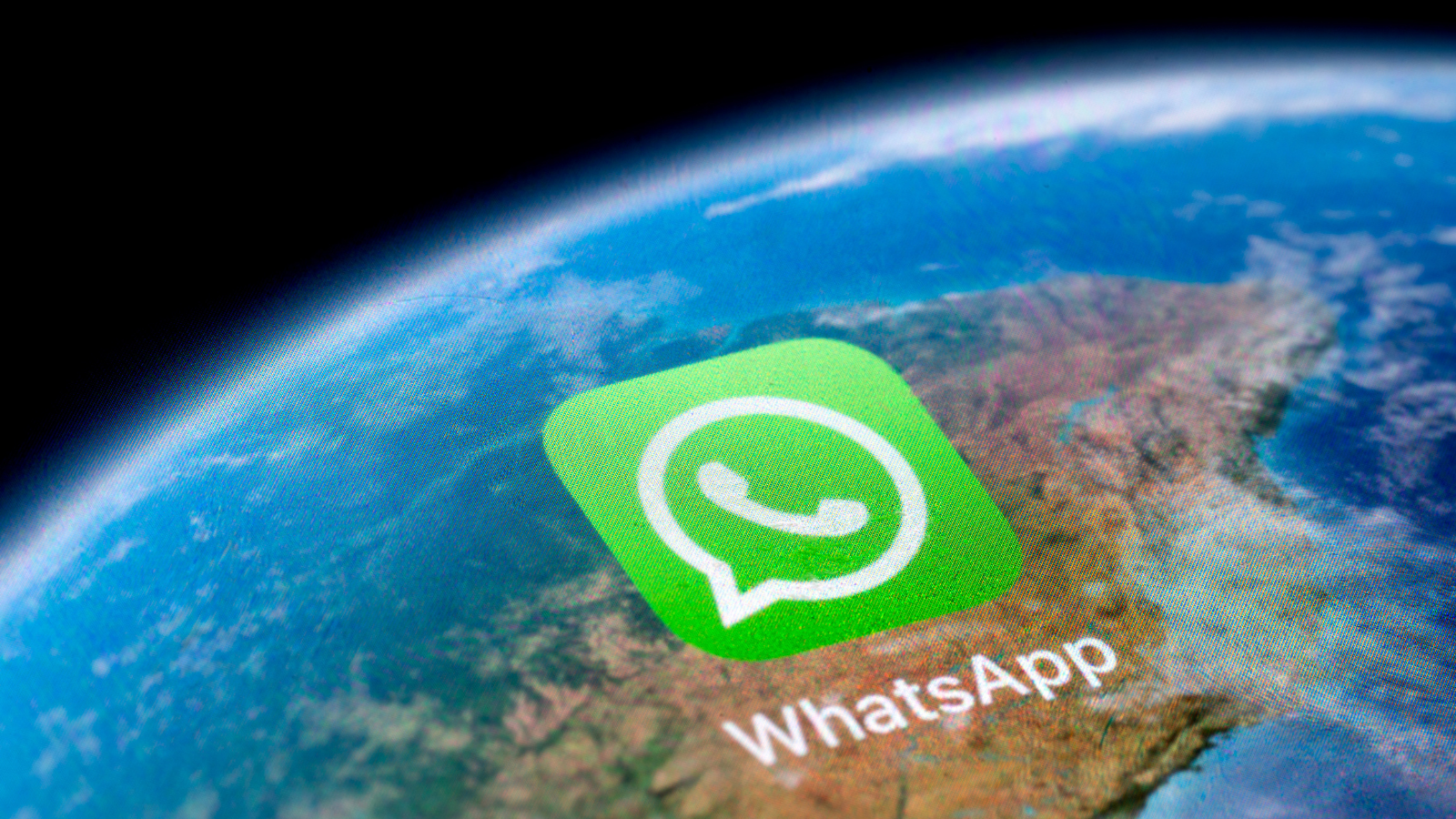 كيفية تفعيل وضع "الطائر الطنان" في تطبيق "واتساب"