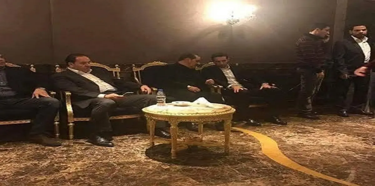 علاء مبارك في عزاء والد تريكة وحضور الماجيكو هاتفيًا  (صور)