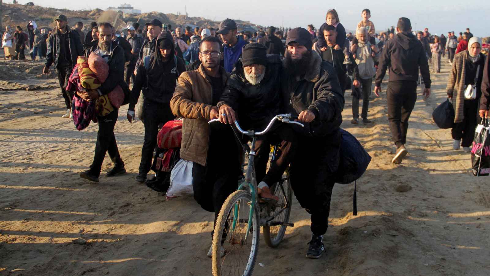 "الغارديان": تصريحات ترامب بشأن غزة "سامة وغير مترابطة"