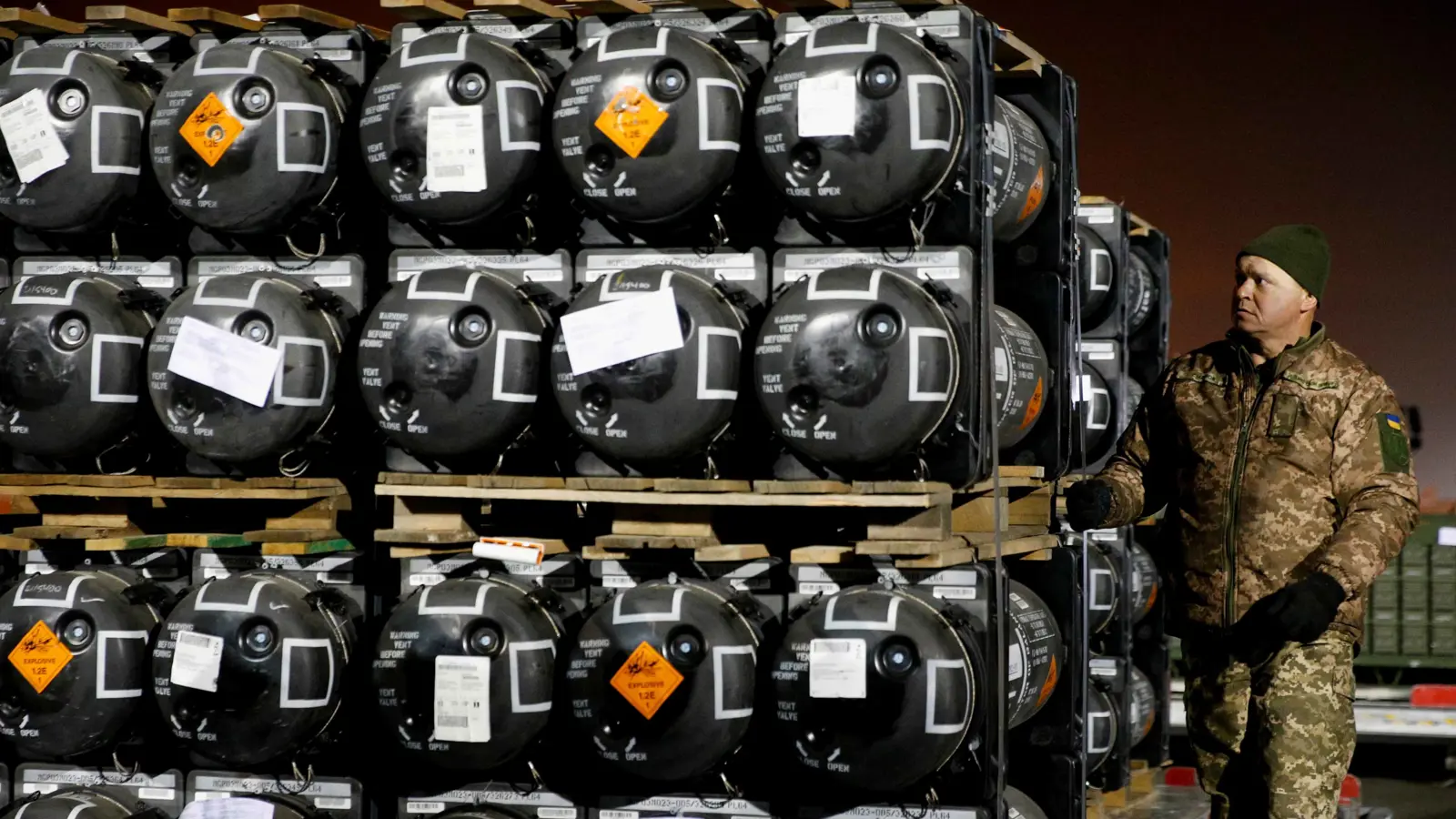 "مناسب تماما".. ماكرون يعلق على سماح واشنطن لكييف بقصف العمق الروسي