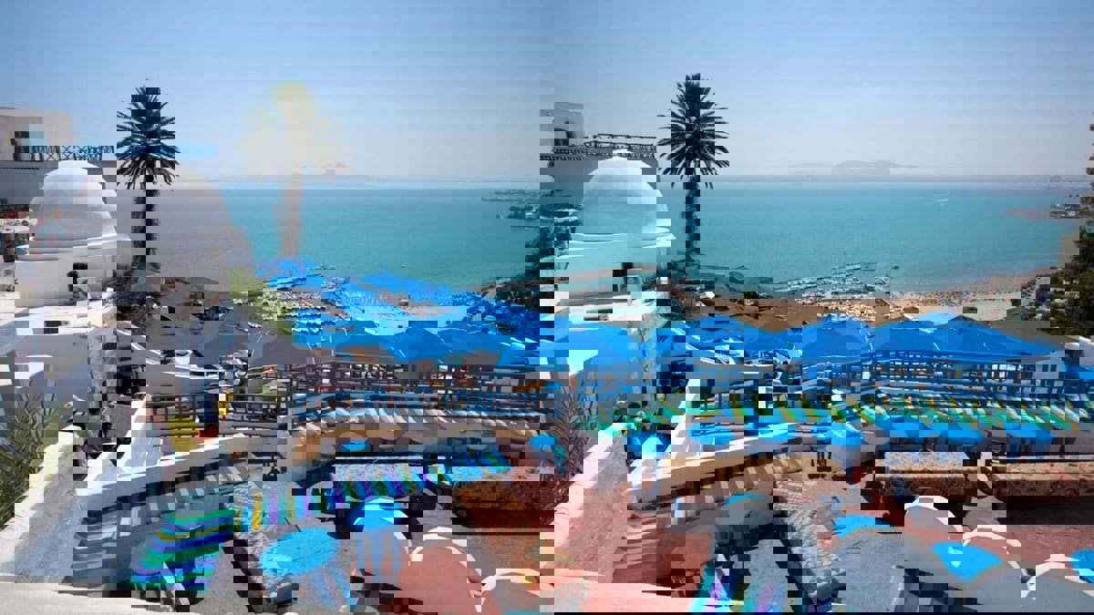 70 مبدعا يحيون مهرجان "أرض الفن" في سيدي بوسعيد التونسية