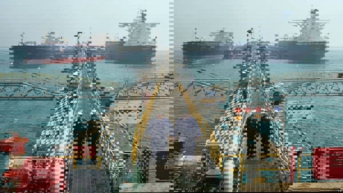 إيرادات نفط العراق تهوي 85% عام 2020