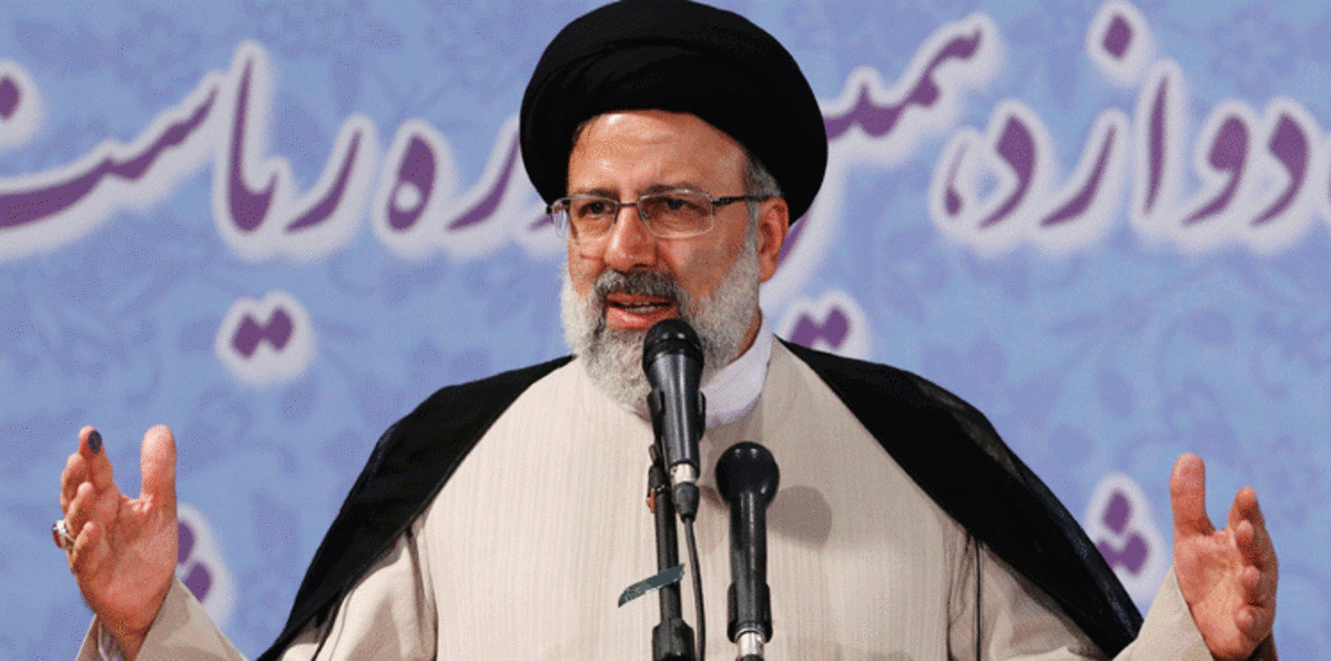 بوتين يدعم المتشدد رئيسي في انتخابات الرئاسة الإيرانية (صور)