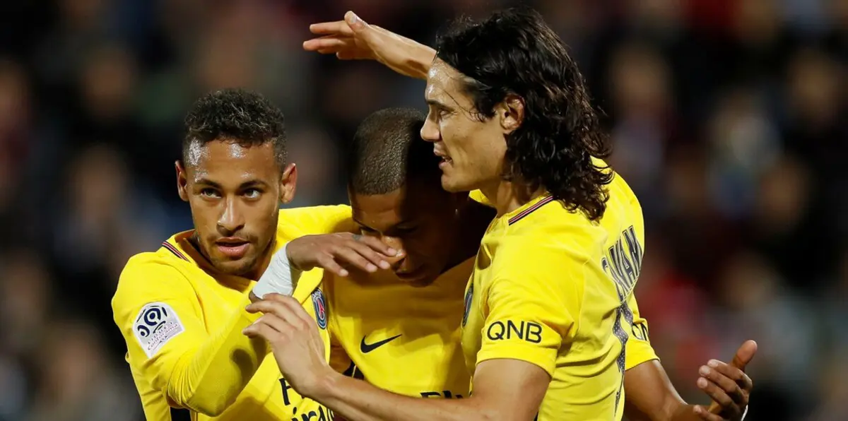 هكذا حاول ألفيش تهدئة الأجواء بين نيمار وكافاني