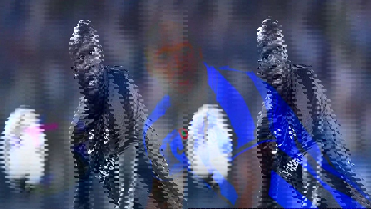 رسميا.. غياب لوكاكو عن مباراة ميلان وإنتر ميلان في الدوري الإيطالي