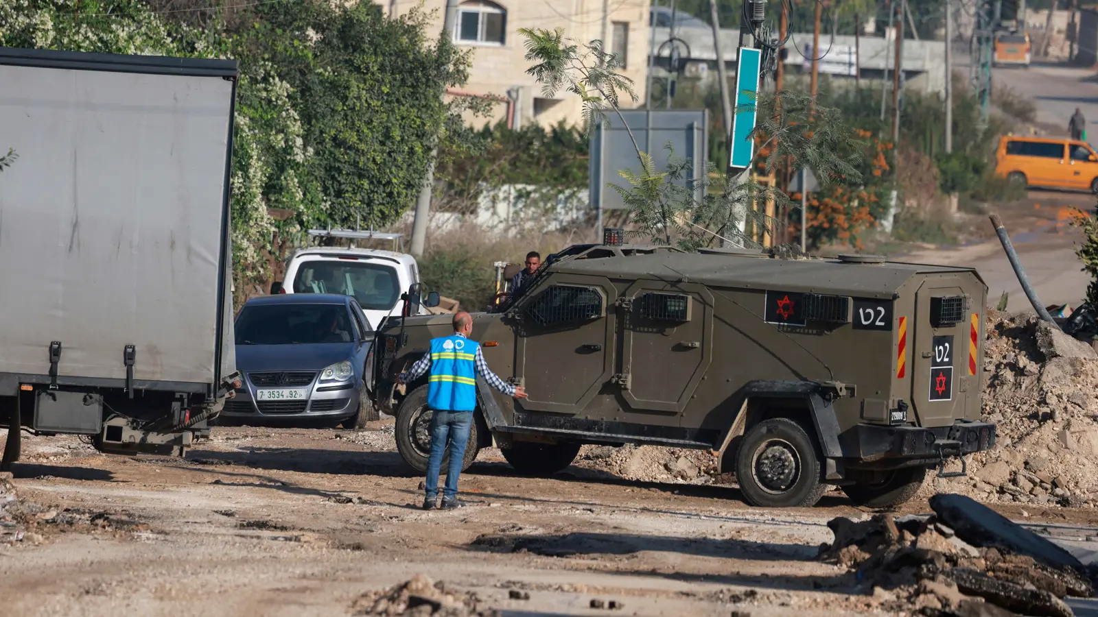 حرب بيانات بين "فتح" و"حماس" بسبب عملية جنين