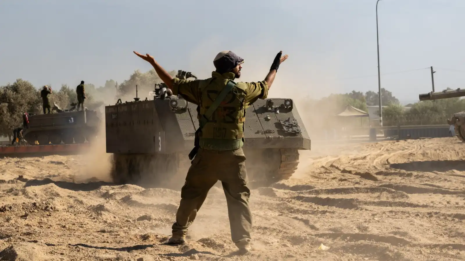 عبر عدة محاور.. الجيش الإسرائيلي يواصل إزاحة "الخط الأصفر"