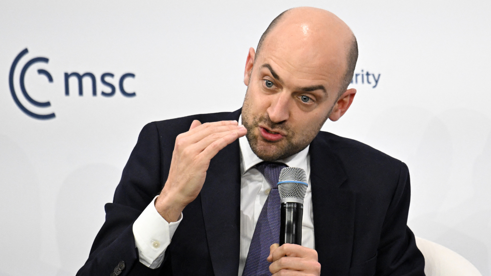 وزير الخارجية الفرنسي يزور الجزائر لـ"ترسيخ" استئناف الحوار الثنائي