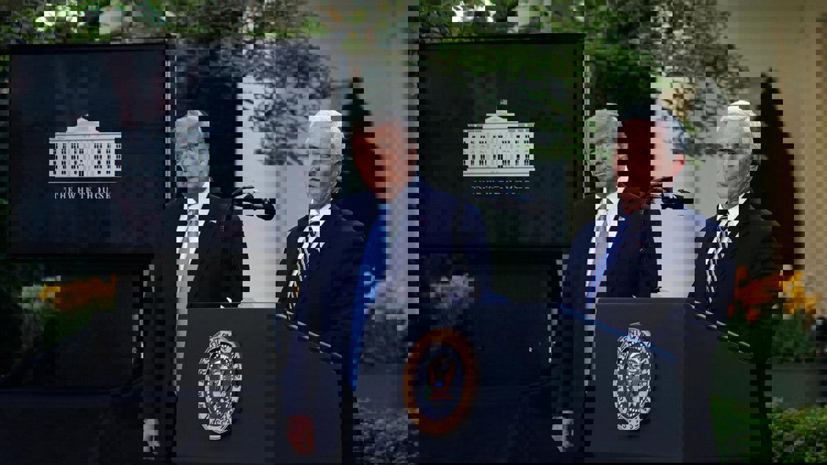 بنس يتعهد بضمان انتقال السلطة بأمان إلى بايدن‎