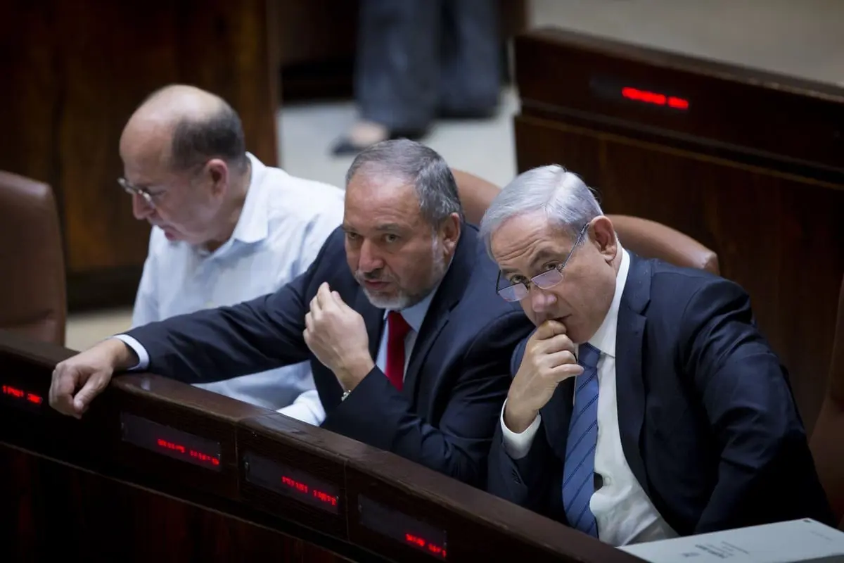 ليبرمان يكشف عن شَرطه للتحالف مع نتنياهو