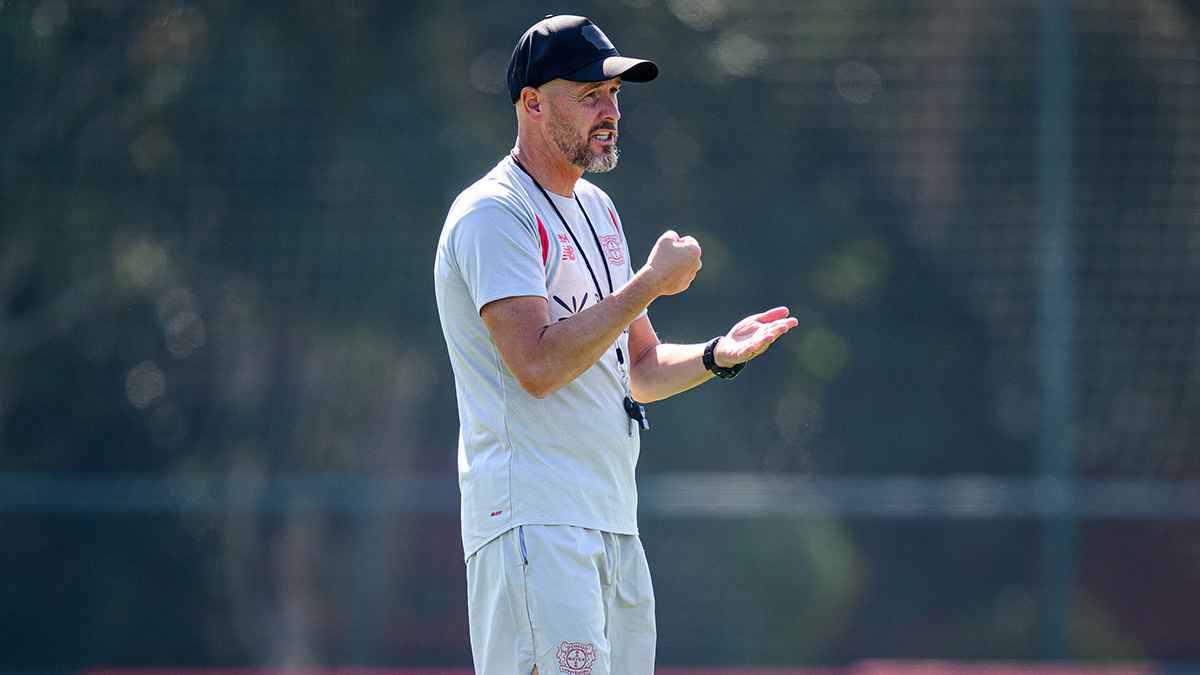 هزيمة فاضحة لإيريك تين هاغ مع باير ليفركوزن