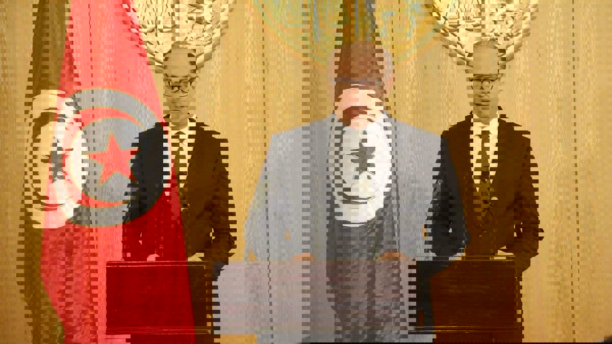 تونس.. نواب يشرعون في جمع تواقيع لسحب الثقة من رئيس الحكومة إلياس الفخفاخ