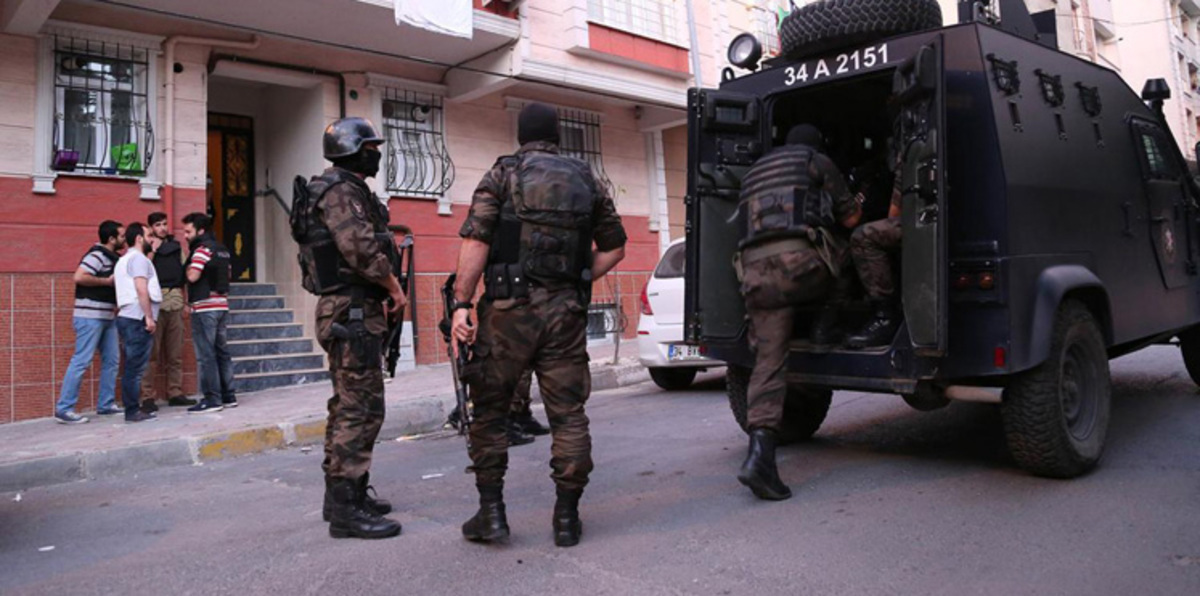 تركيا تعتقل نائبين برلمانيين مواليين للأكراد