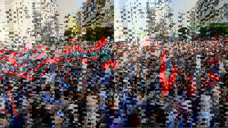 رغم كورونا.. دعوات في لبنان لاستئناف التظاهرات وإسقاط الحكومة