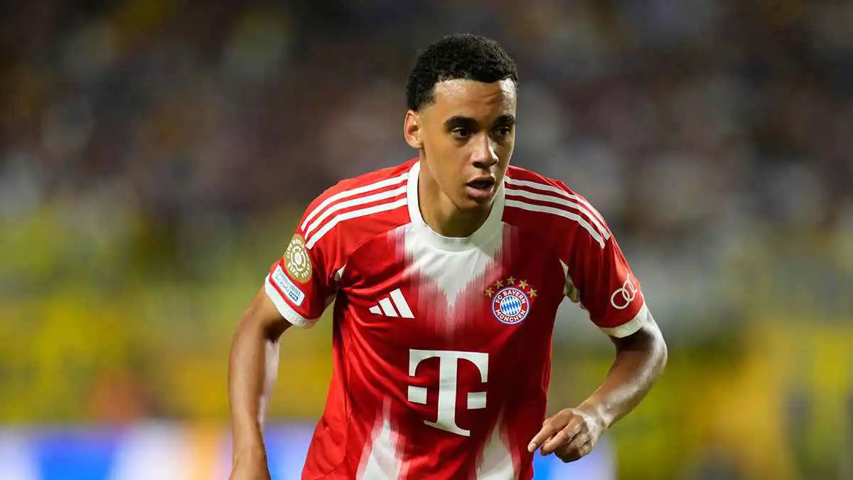 موسيالا يكشف آخر تطورات إصابته وموعد عودته للمشاركة مع بايرن ميونخ