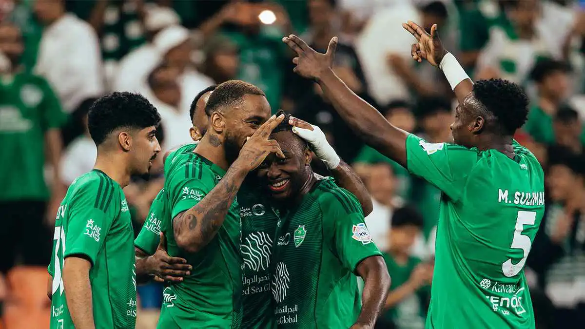 ماذا يحتاج الأهلي لتصدّر الدوري السعودي في الجولة المقبلة؟